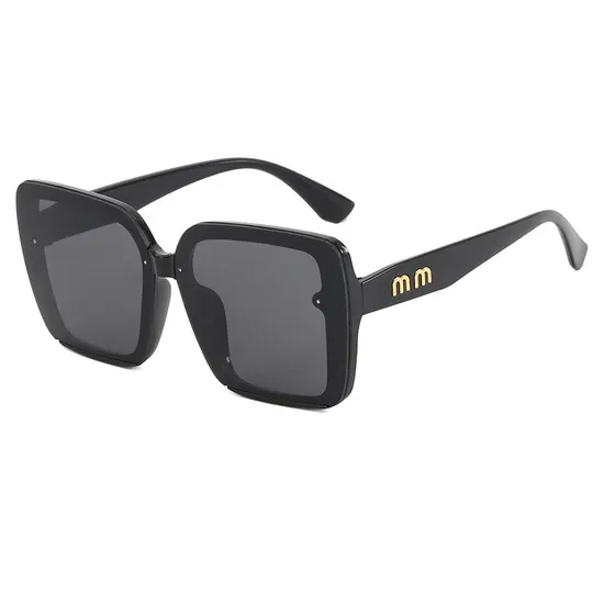 Luxury New Women Sunglasses Round Metal Frame Colored Glasses 2021 2022 New Arrival Fashion Wood Bamboo Temple Square Polarized Men Driving Sports Sunglasses 